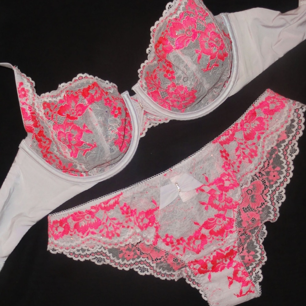 32DD ,S NWT Victoria's Secret Desire Set Unlined Demi Bra, Cheekini Bikini Panty